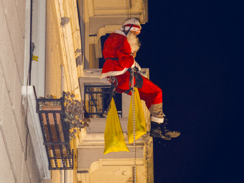 NATALE CON EDILIZIACROBATICA SRL AL PALAZZO RE ENZO