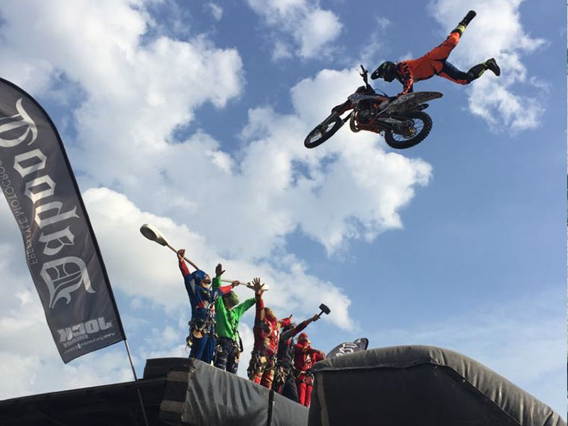 EDILIZIACROBATICA INSIEME AD ADMO PER SENSIBILIZZARE SULLA DONAZIONE DEL MIDOLLO OSSEO