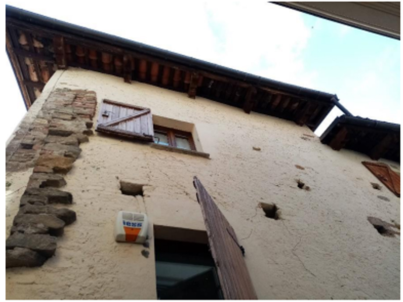 Tinteggiatura facciata per privato a Barolo