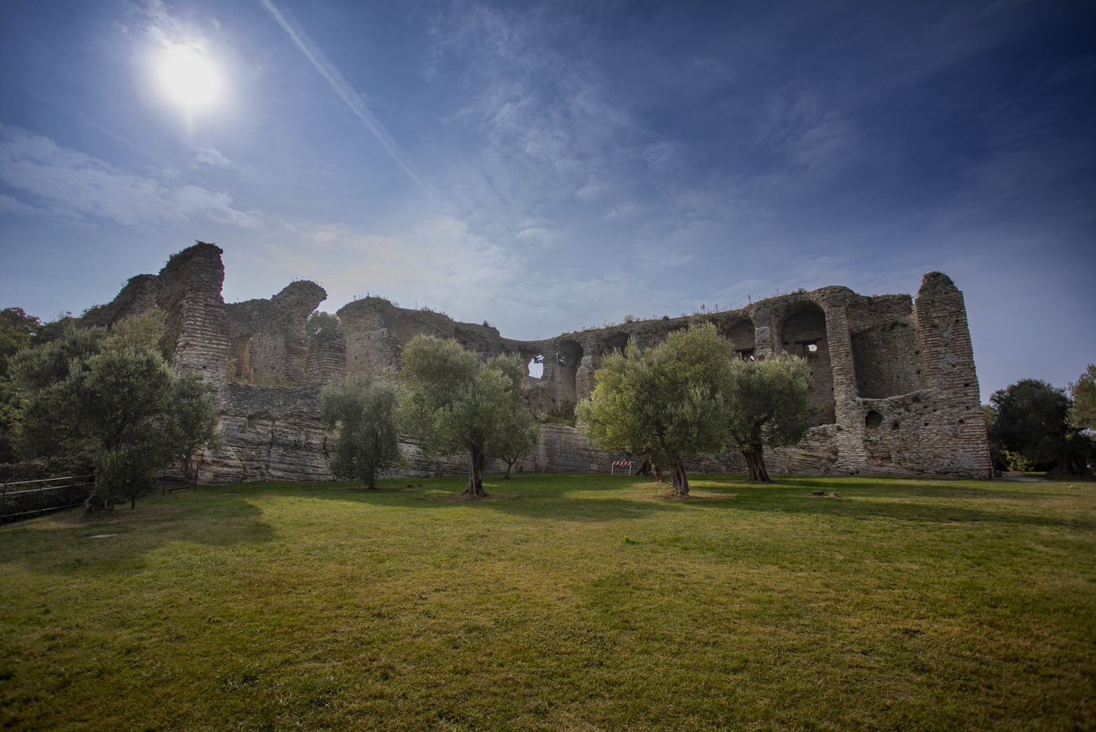 Pulizia erbe infestanti Grotte di Catullo