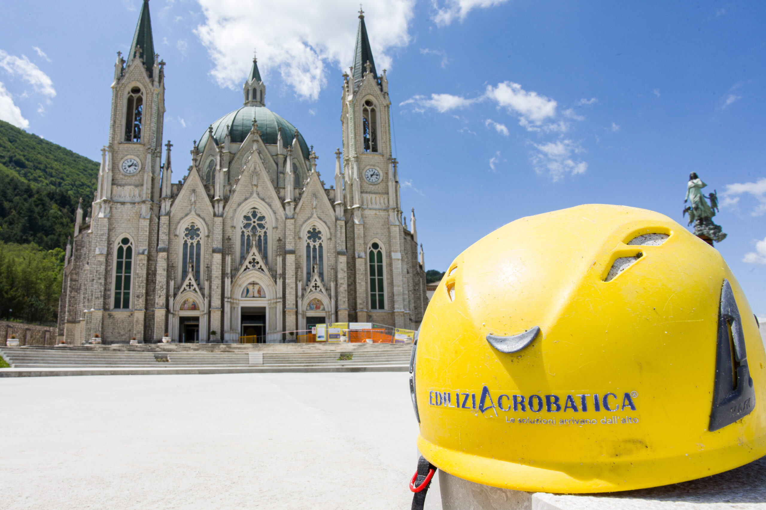 Pulizia Facciata Basilica Castelpetroso EdiliziAcrobatica