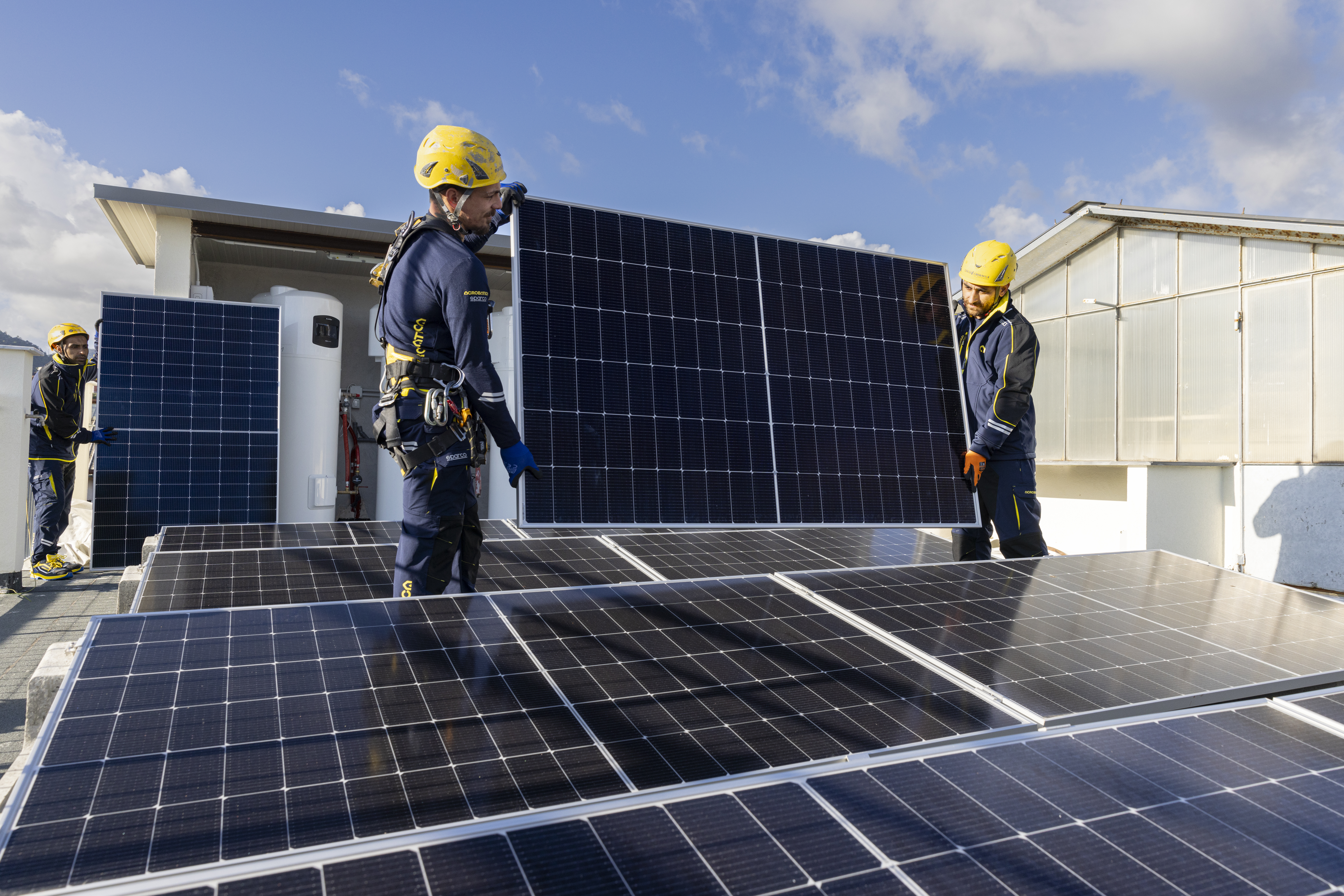 MILANO FINANZA | Acrobatica oltre l'edilizia: la sfida del fotovoltaico